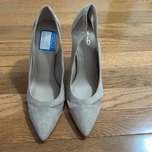 Mix No. 6 tan stilettos